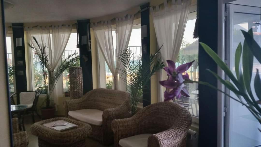 Hotel Lozite โซโซโปล ภายนอก รูปภาพ